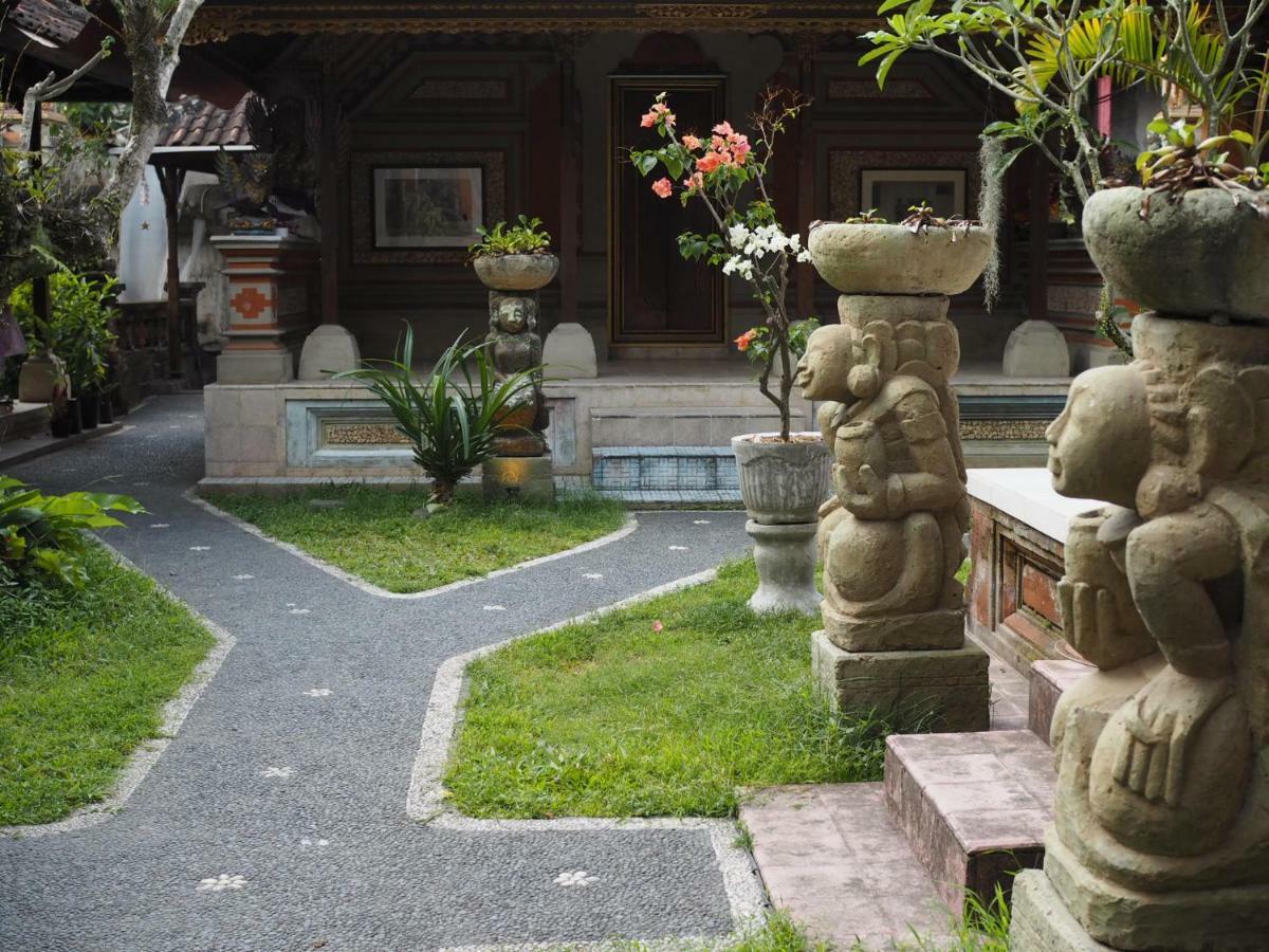 Kampung Sari Homestay Убуд Екстер'єр фото